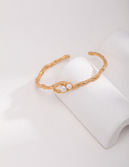 Ethereal Pearl Kiss Bracelet