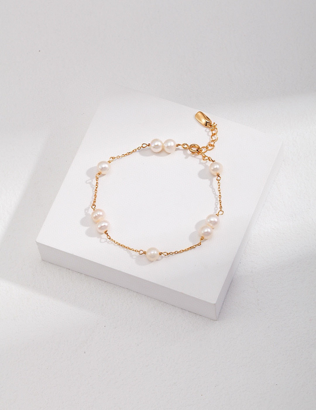 Classic Timeless Pearl Bracelet