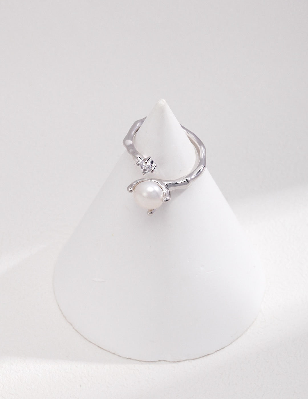 Orbiting Pearl Ring