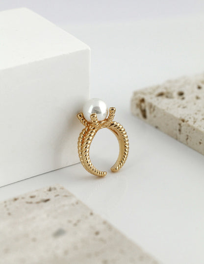 High-born & Elegant Pearl Ring