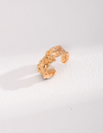 Golden Sculpture Pearl Ring