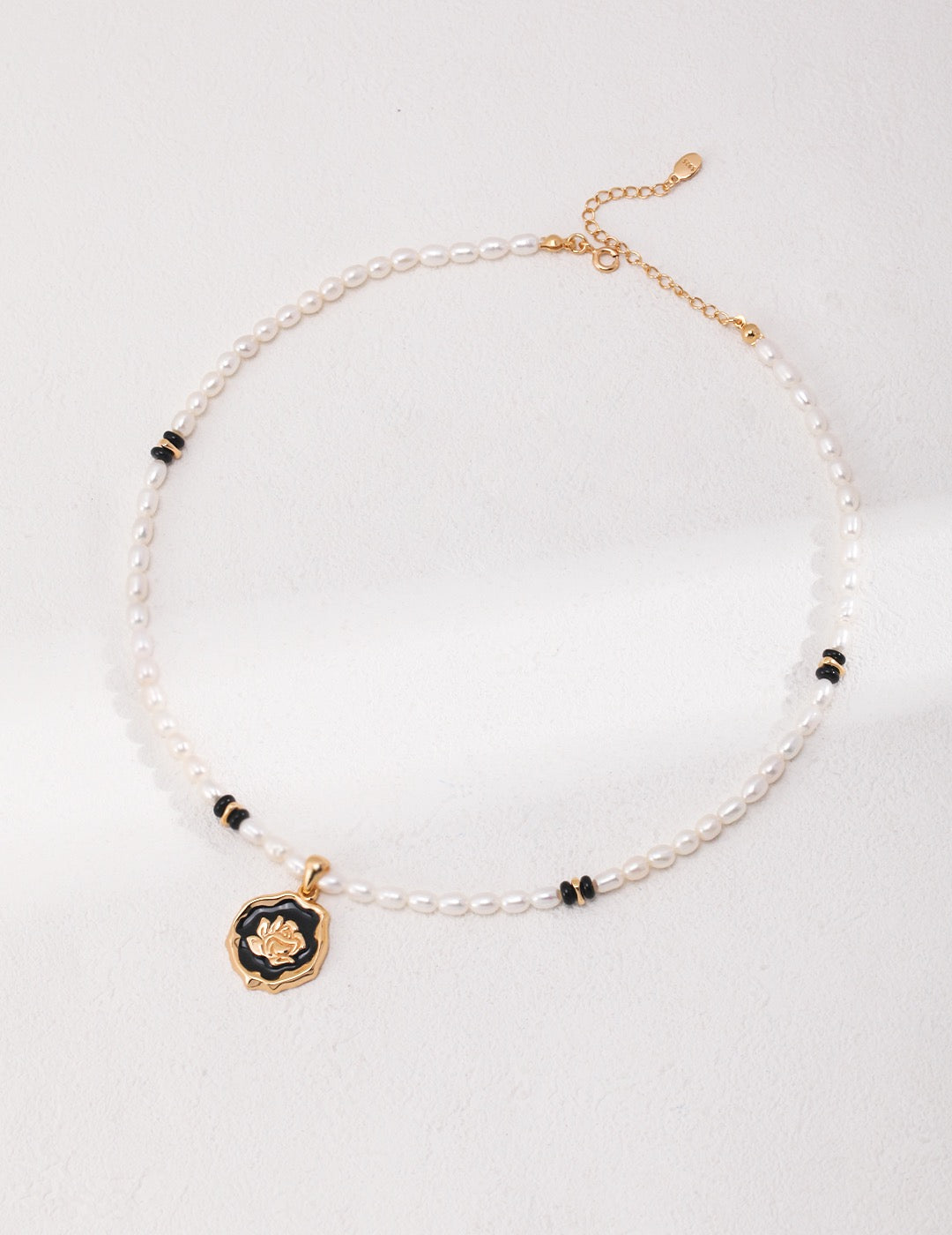 Elegant Rose Pearl Necklace