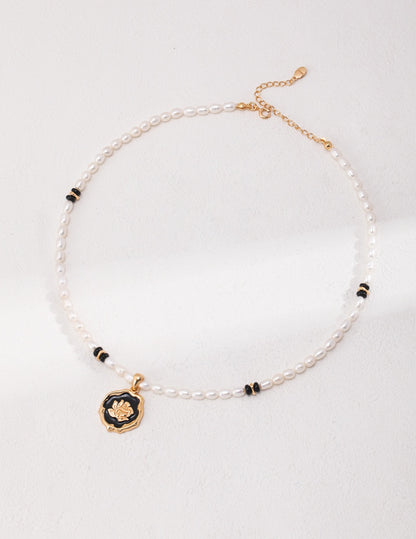 Elegant Rose Pearl Necklace